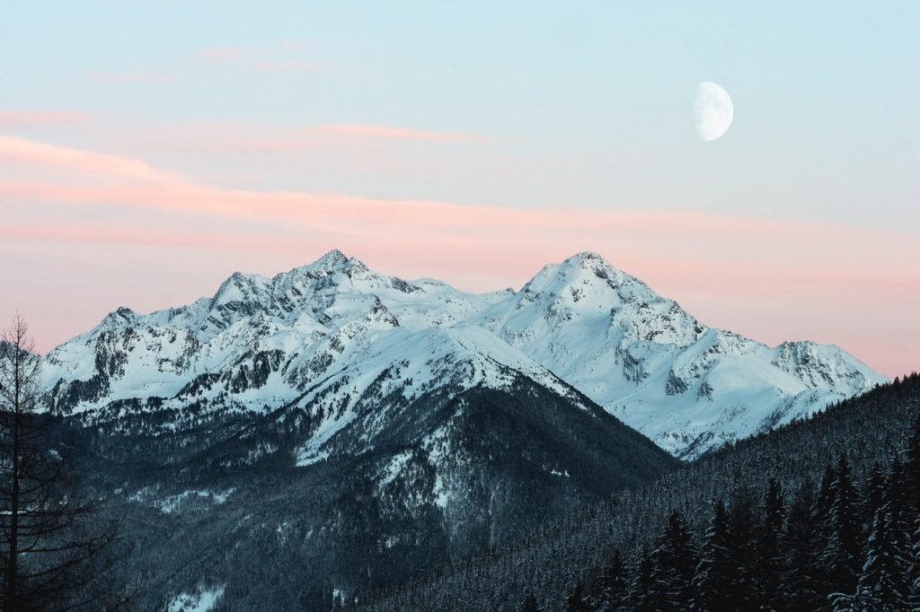Services Snowy Mountain 1287145 1024x682 1